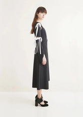 VESTIDO CURTO COM LAÇOS