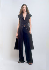 COLETE COM FENDAS DE TIMELLES