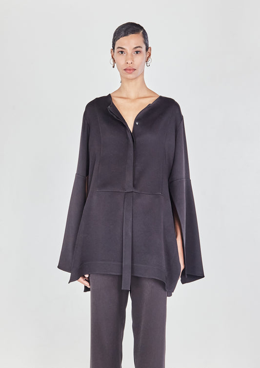 BLUSA COM MANGA FENDIDA