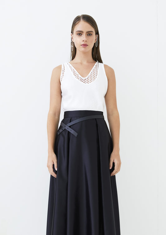 BLUSA SEM MANGA DE CREPE COM TELA