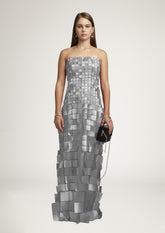 VESTIDO COM APLICAÇÕES EM QUADRADO