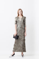 VESTIDO COM QUADRADOS 3D
