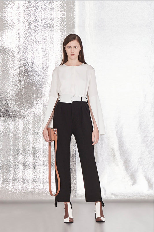 BLUSA COM MANGA FENDIDA CREPE