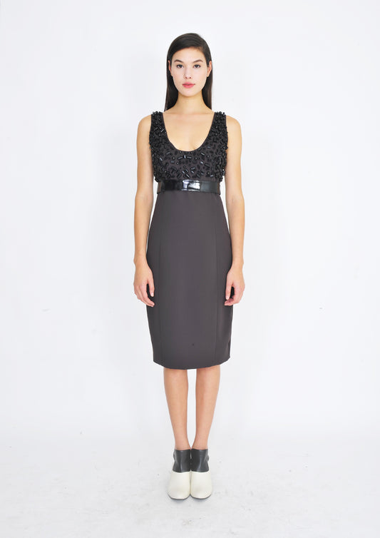 VESTIDO CURTO CREPE COM BORDADO