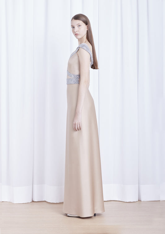 VESTIDO COM FAIXA PRATA