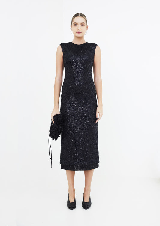 VESTIDO COM FENDAS DE PAÊTE