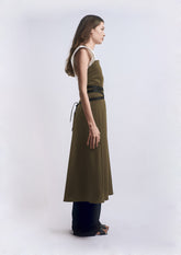 VESTIDO AVENTAL SARJA
