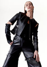 JAQUETA COM MANGA DESTACÁVEL EM COURO