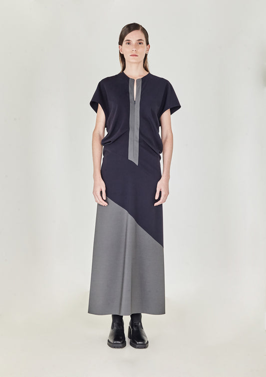 VESTIDO BICOLOR COM RECORTES