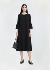 VESTIDO DETALHE NAS MANGAS