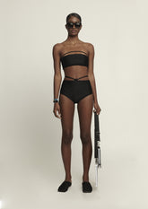 HOT PANTS COM ROLOTE