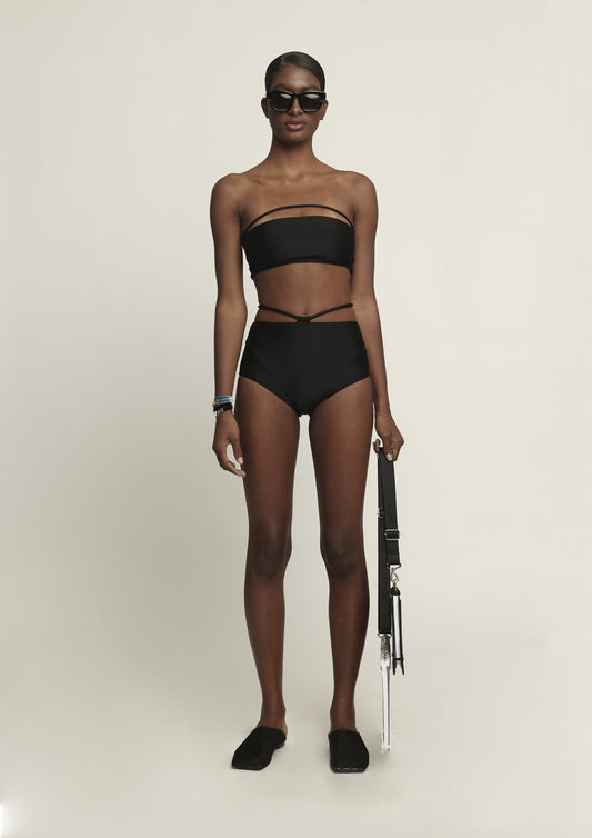 HOT PANTS COM ROLOTE