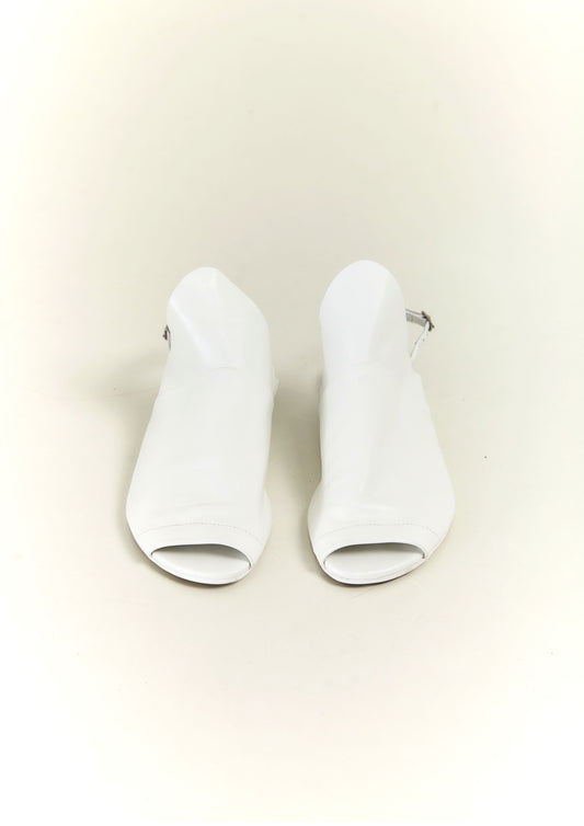 SANDÁLIA RASTEIRA COM FAIXA DE COURO