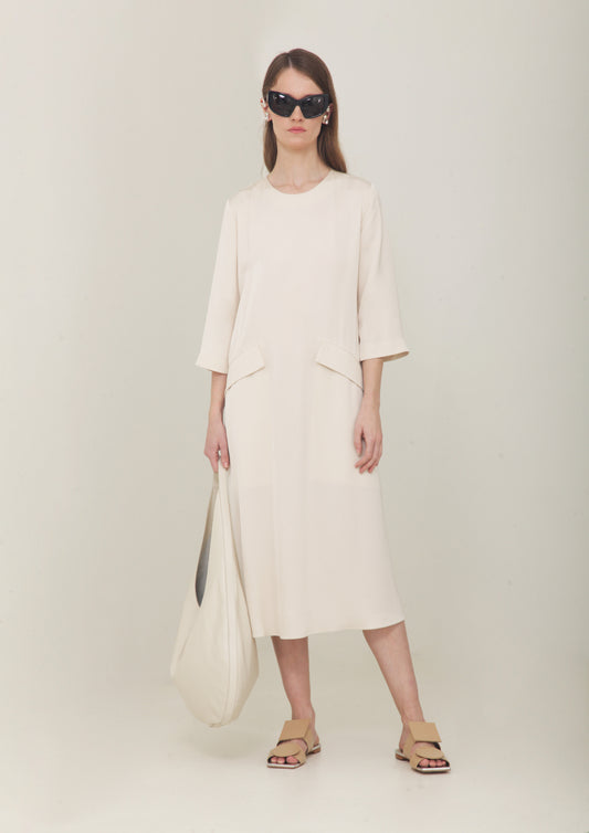 VESTIDO AMPLO DE MANGA CURTA