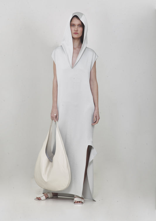 VESTIDO DE FESTA COLUNA COM CAPUZ