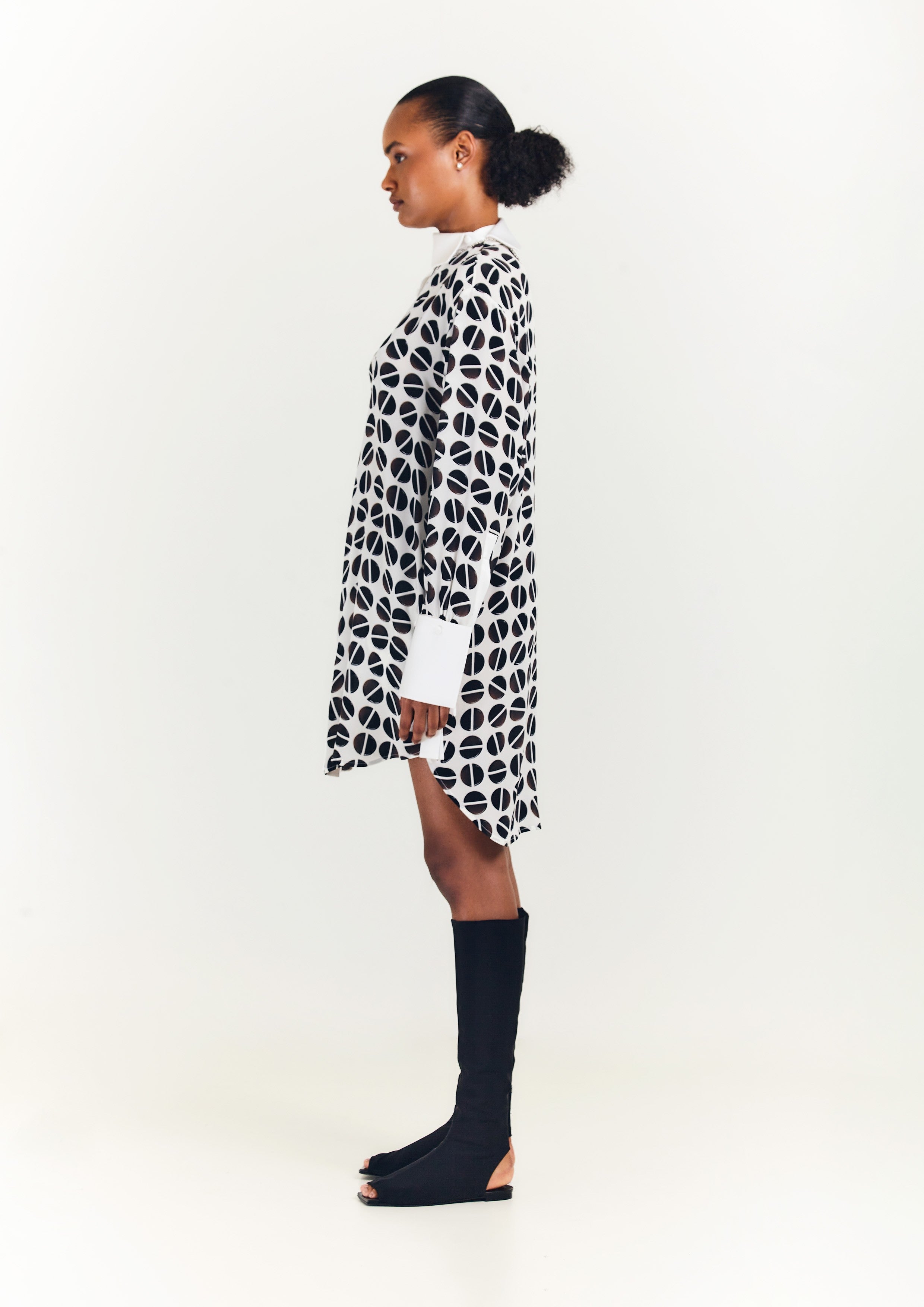VESTIDO CAMISA COM GOLA E PUNHO DESTACÁVEL