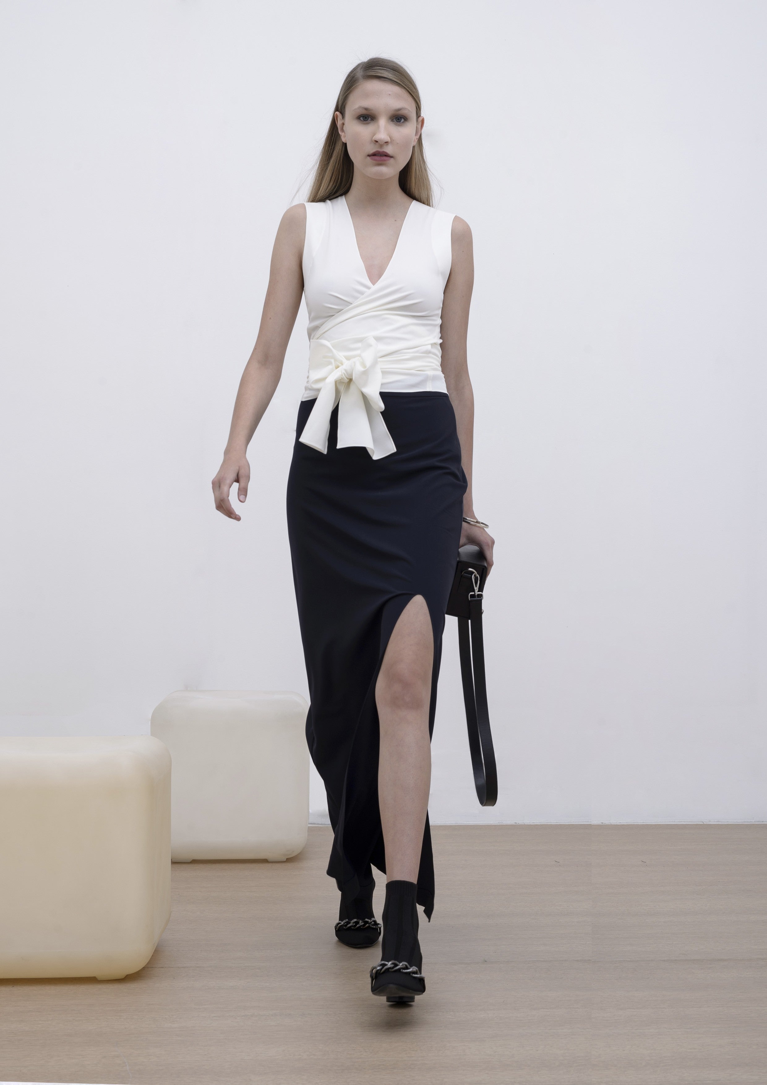 BLUSA TRANSPASSADA TIMELLES