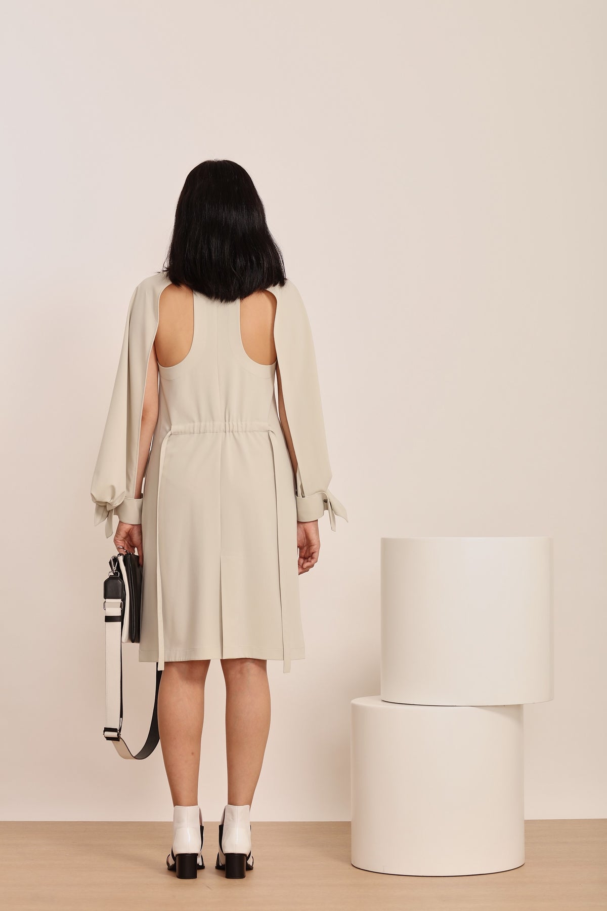 VESTIDO TRENCH MANGA REMOVÍVEL TIMELLES