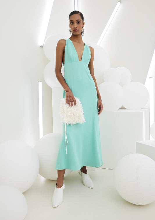 VESTIDO MIDI COM DECOTE V