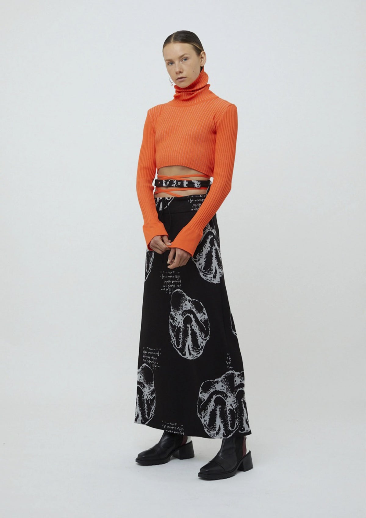 CROPPED COM FAIXA GOLA ROLÊ