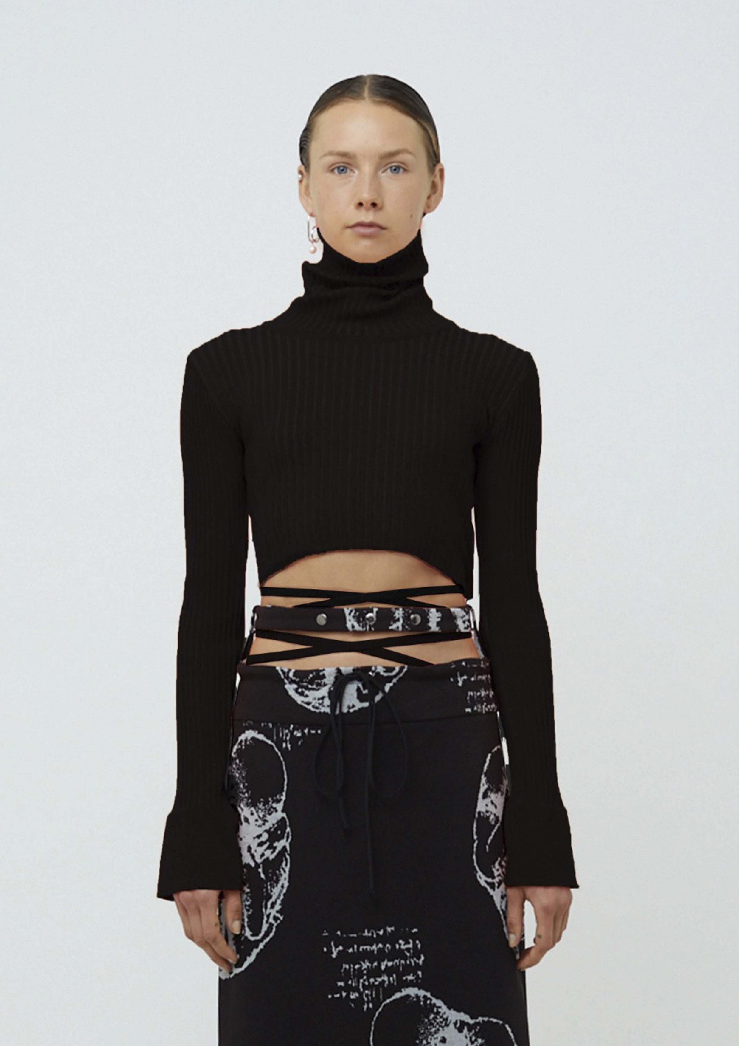 CROPPED COM FAIXA GOLA ROLÊ