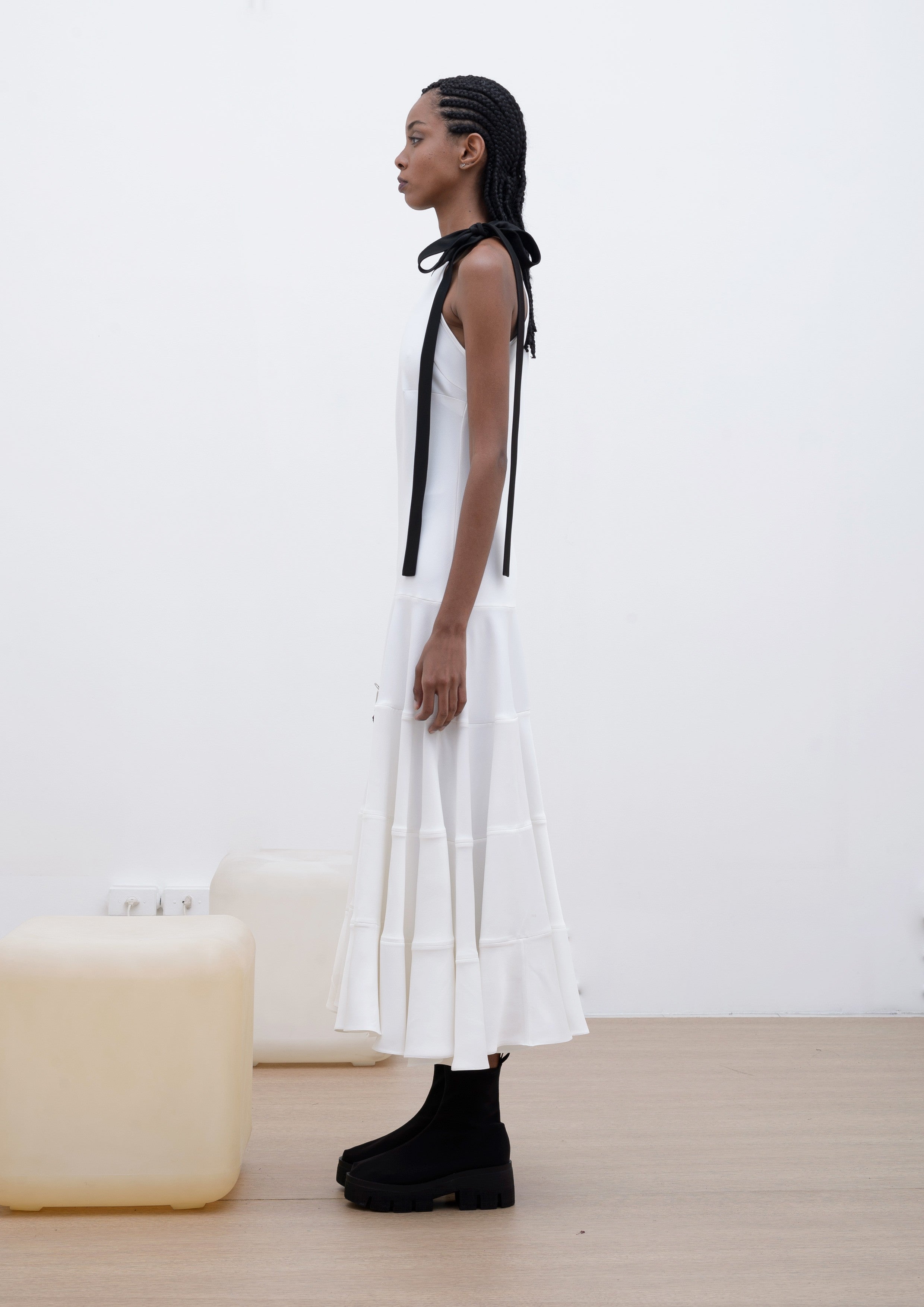VESTIDO CURTO COM FAIXA DE ACETATO