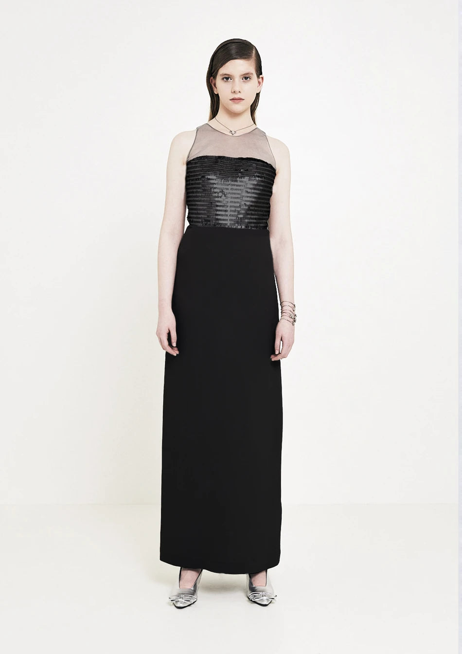 VESTIDO DE CREPE COM PAETÊ