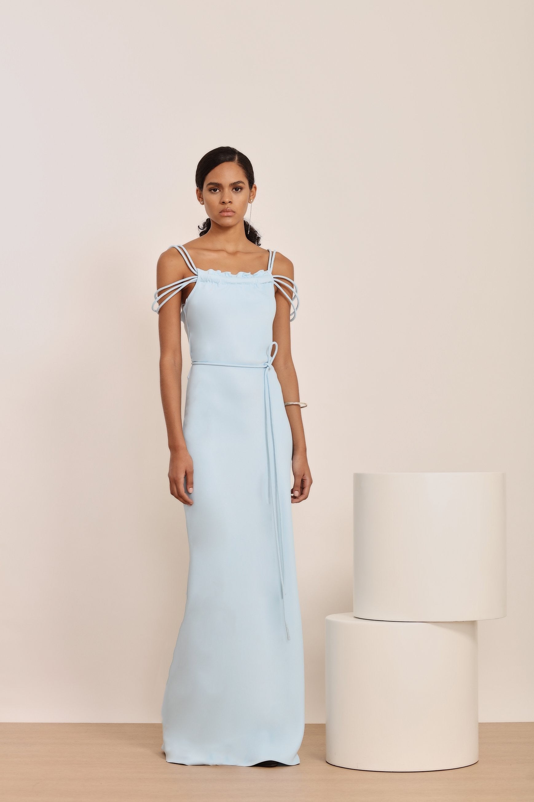 VESTIDO LONGO ALÇAS FINAS CREPE