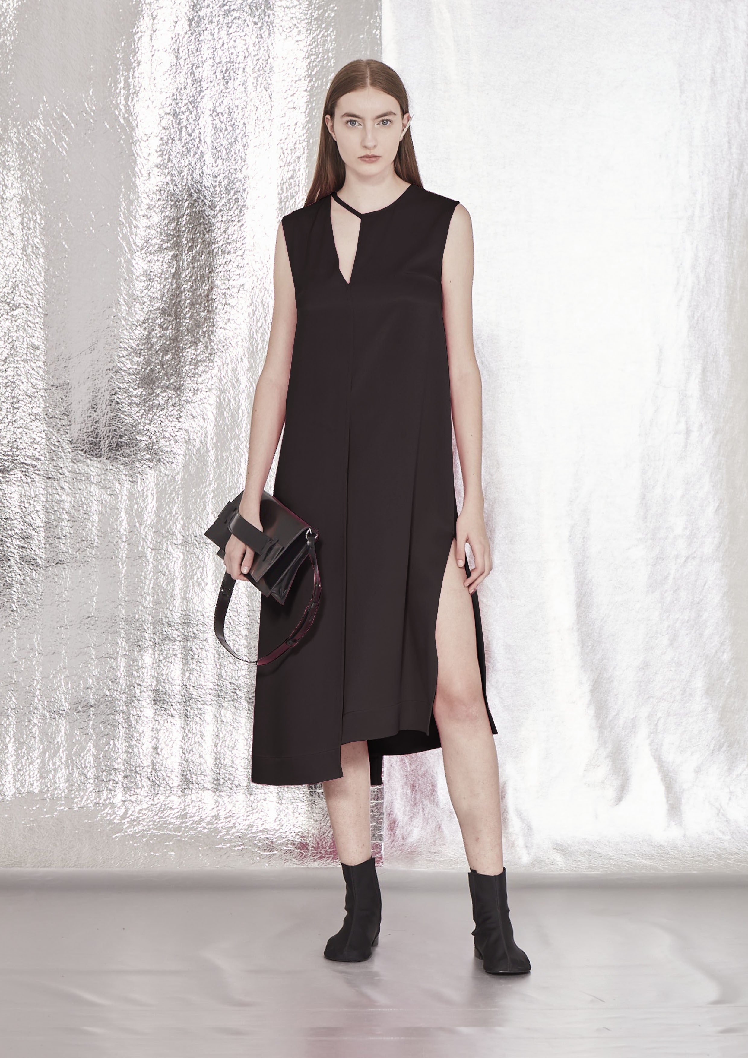 VESTIDO CURTO ASSIMÉTRICO