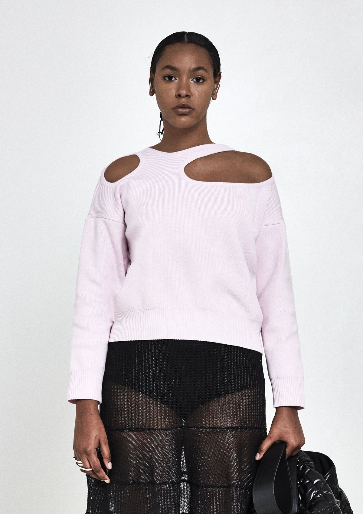 TRICOT COM OMBRO VAZADO