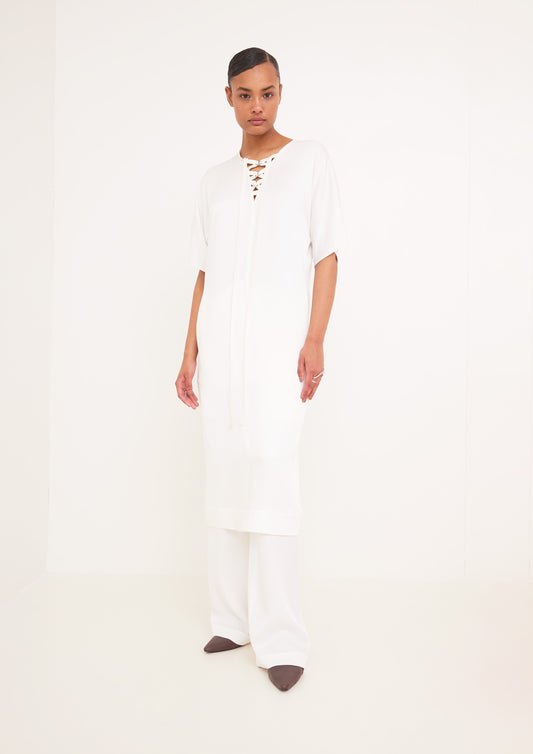 VESTIDO MANGA AMPLA NO DECOTE