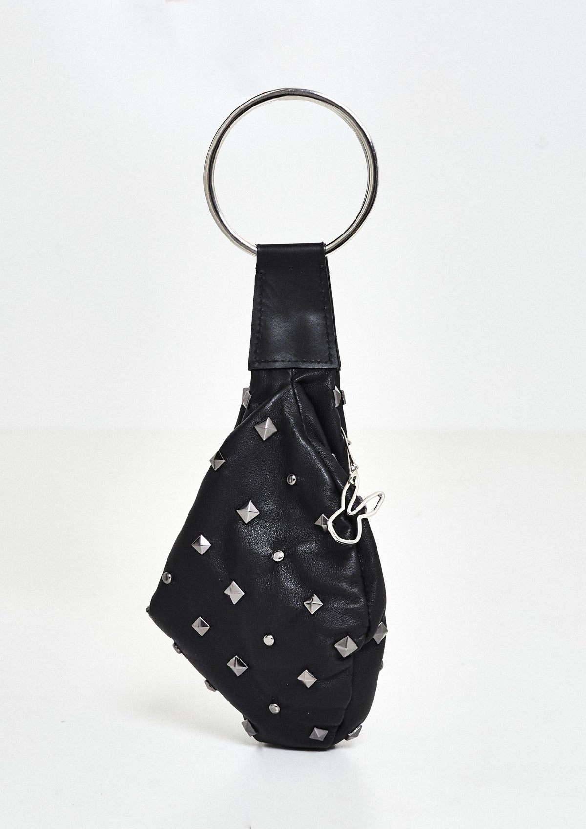 BOLSA COM ARGOLA CÁSSIA ÁVILA DE COURO