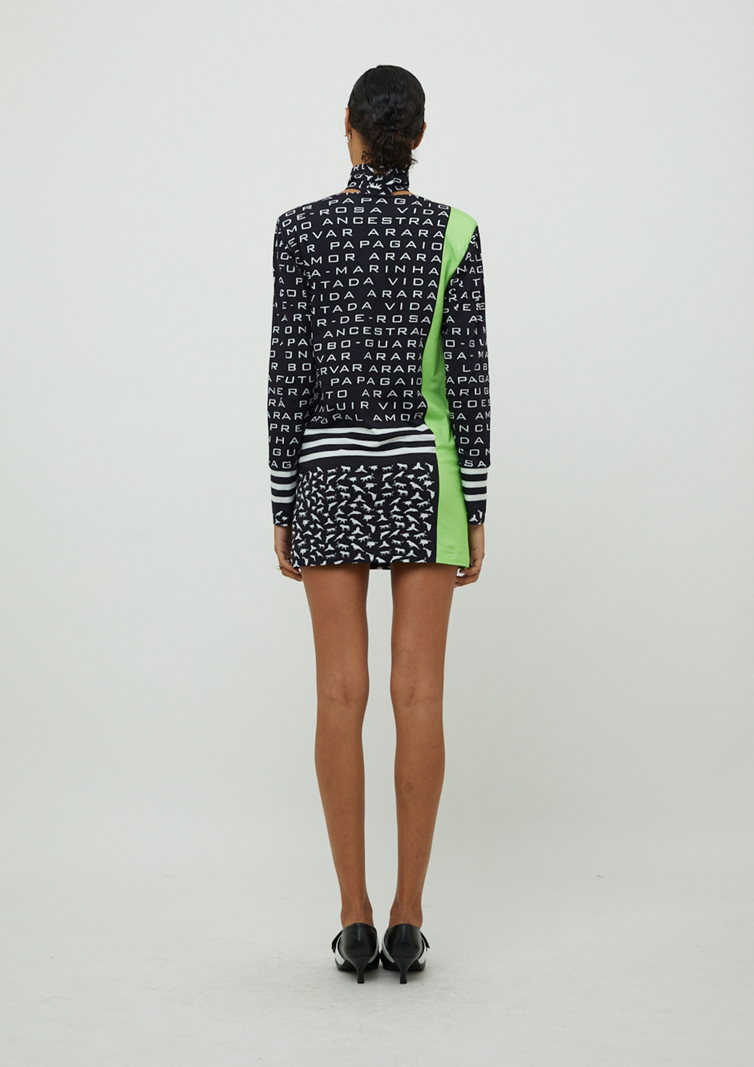 MINI VESTIDO COM COLAR COEXISTIR
