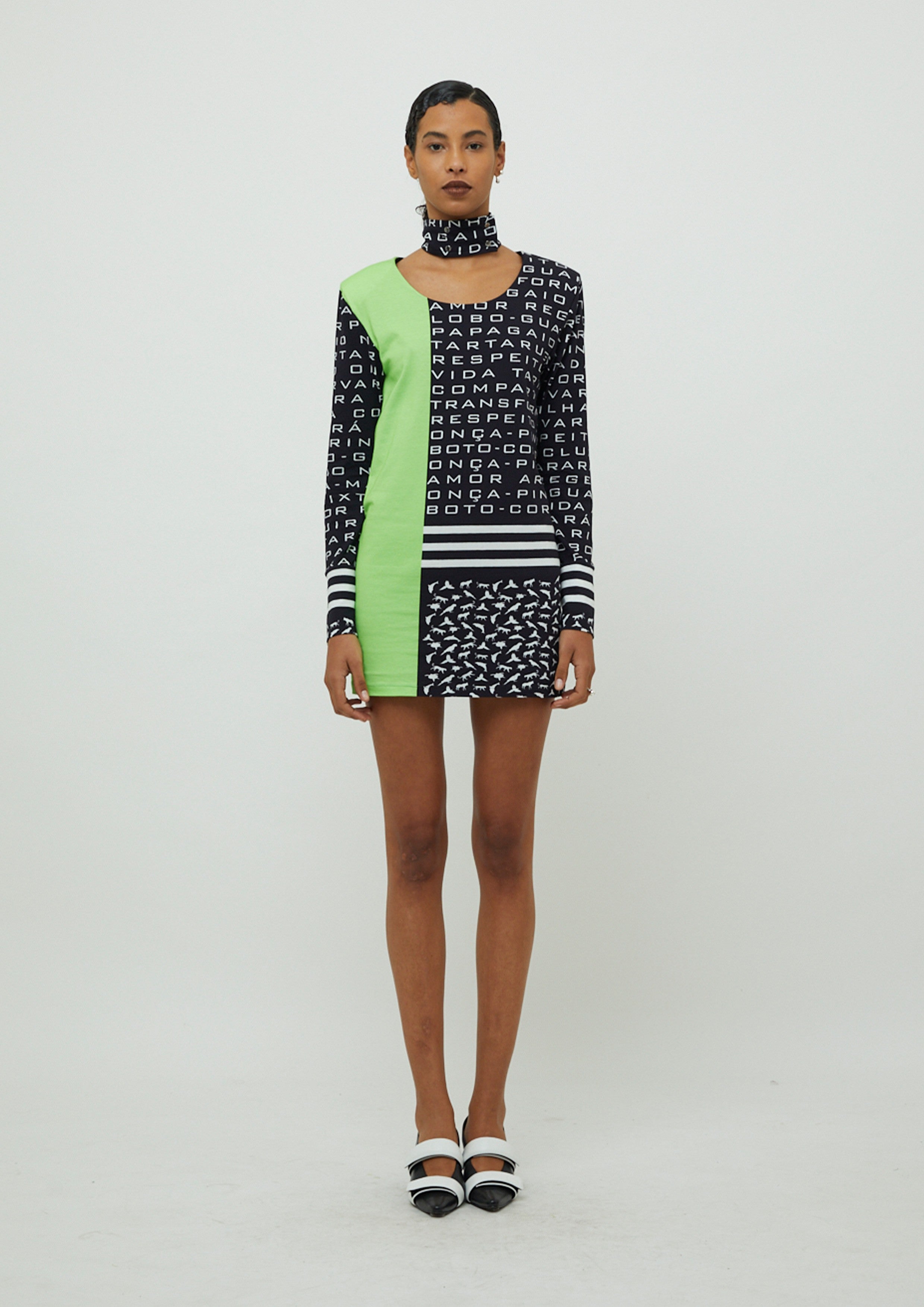 MINI VESTIDO COM COLAR COEXISTIR