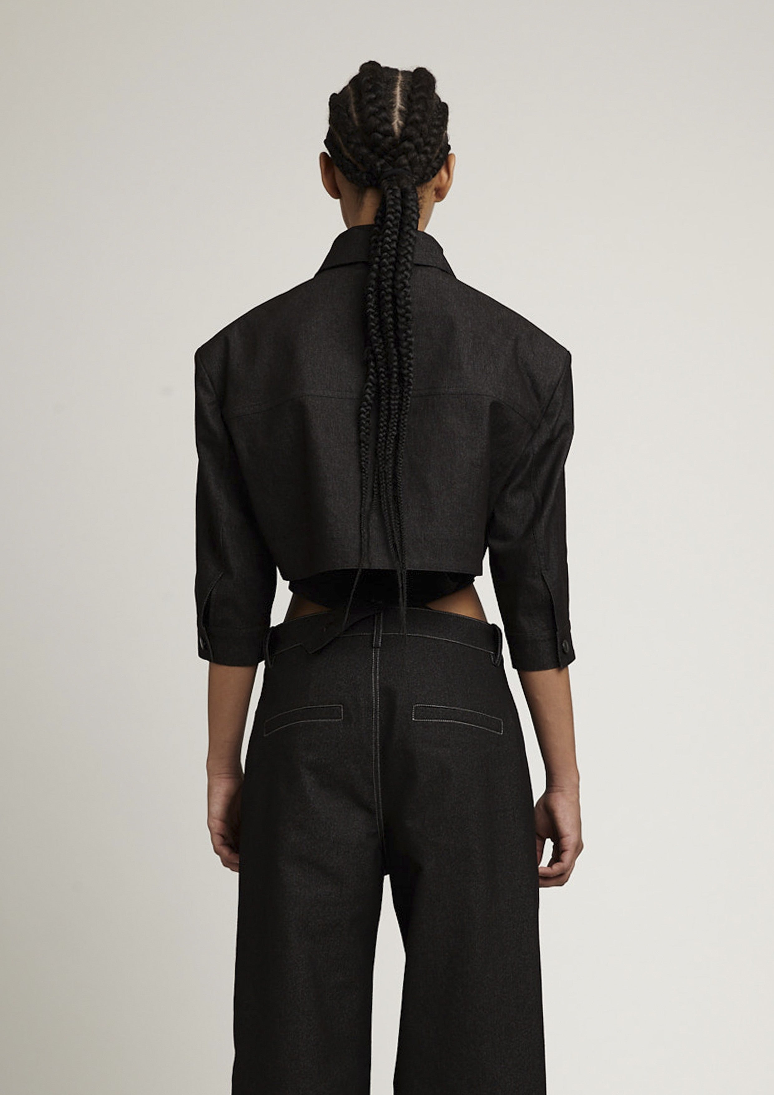 JAQUETA CROPPED DE SARJA JEANS