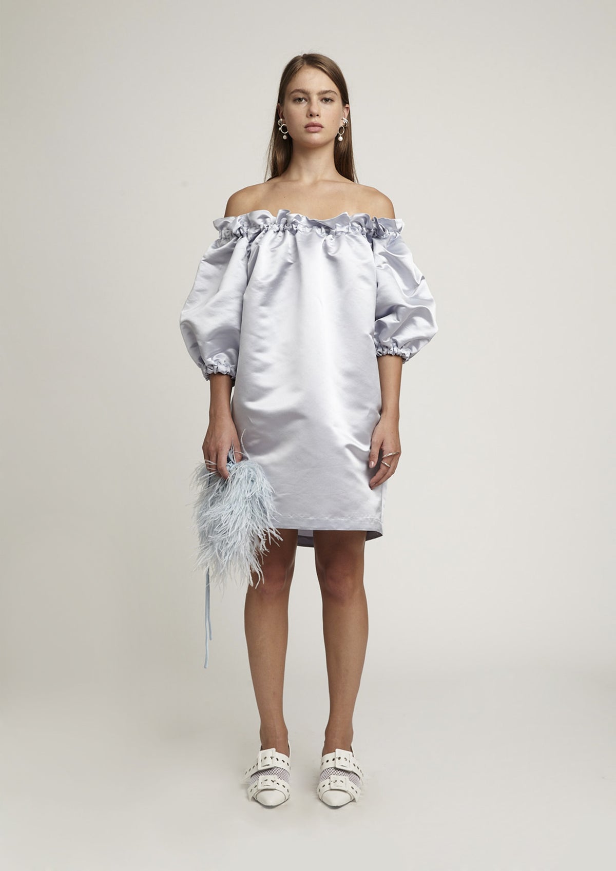 MINI VESTIDO OMBRO A OMBRO SEDA