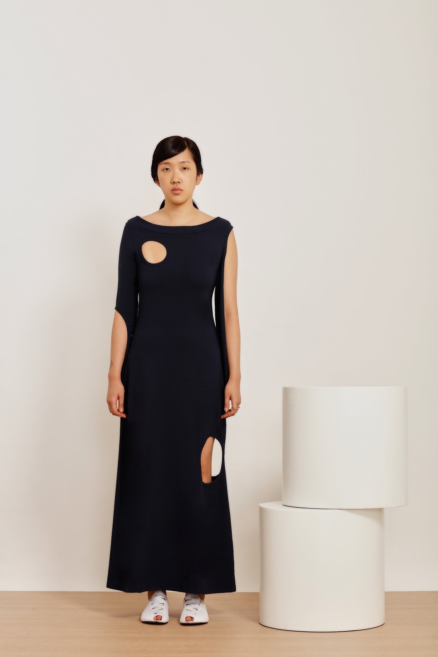 VESTIDO LONGO CÍRCULOS VAZADOS