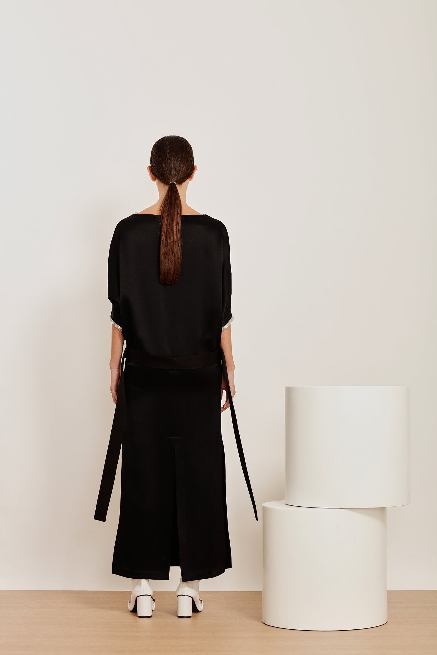 VESTIDO LONGO MANGA MORCEGO DE CREPE