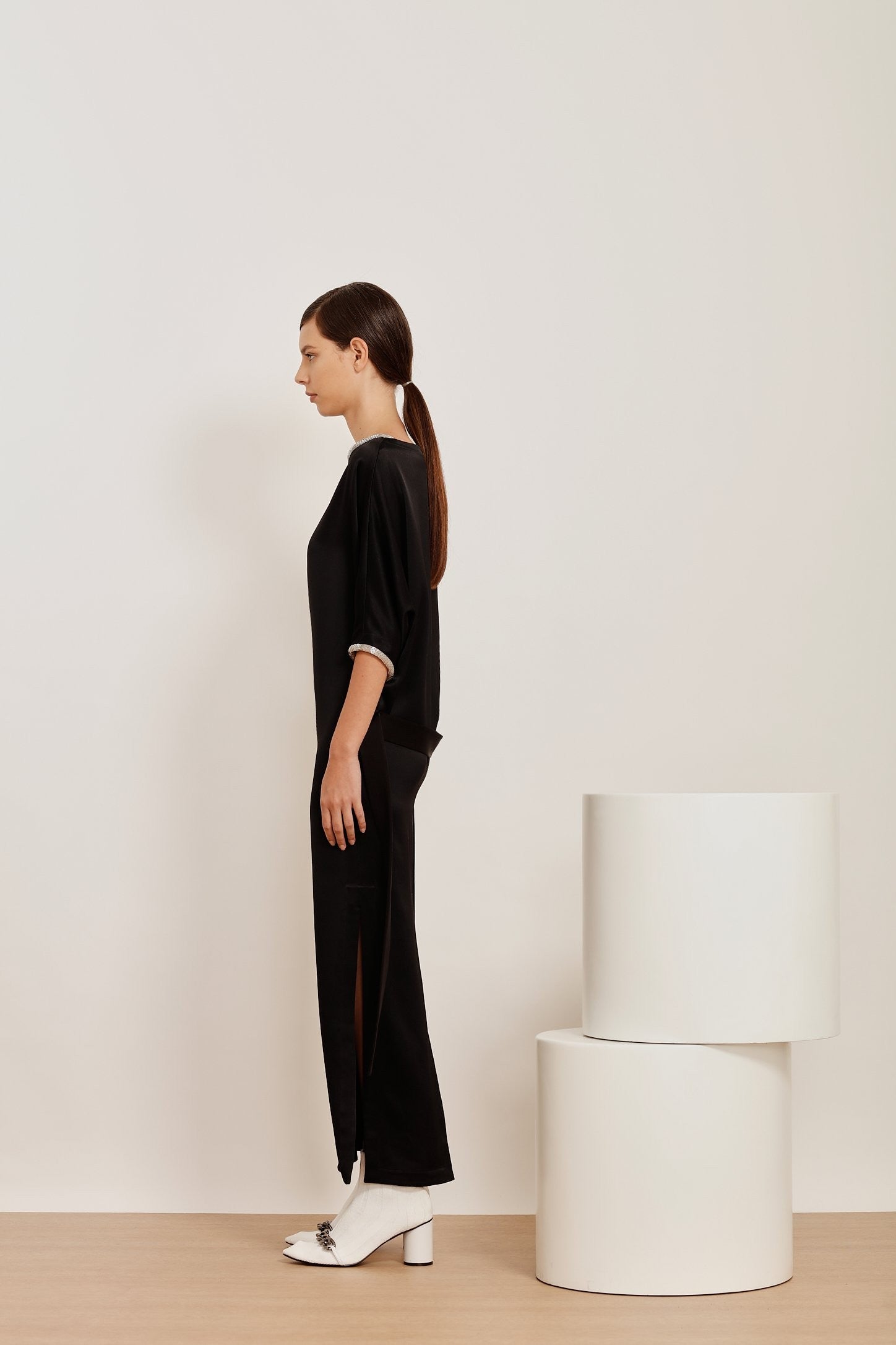 VESTIDO LONGO MANGA MORCEGO DE CREPE