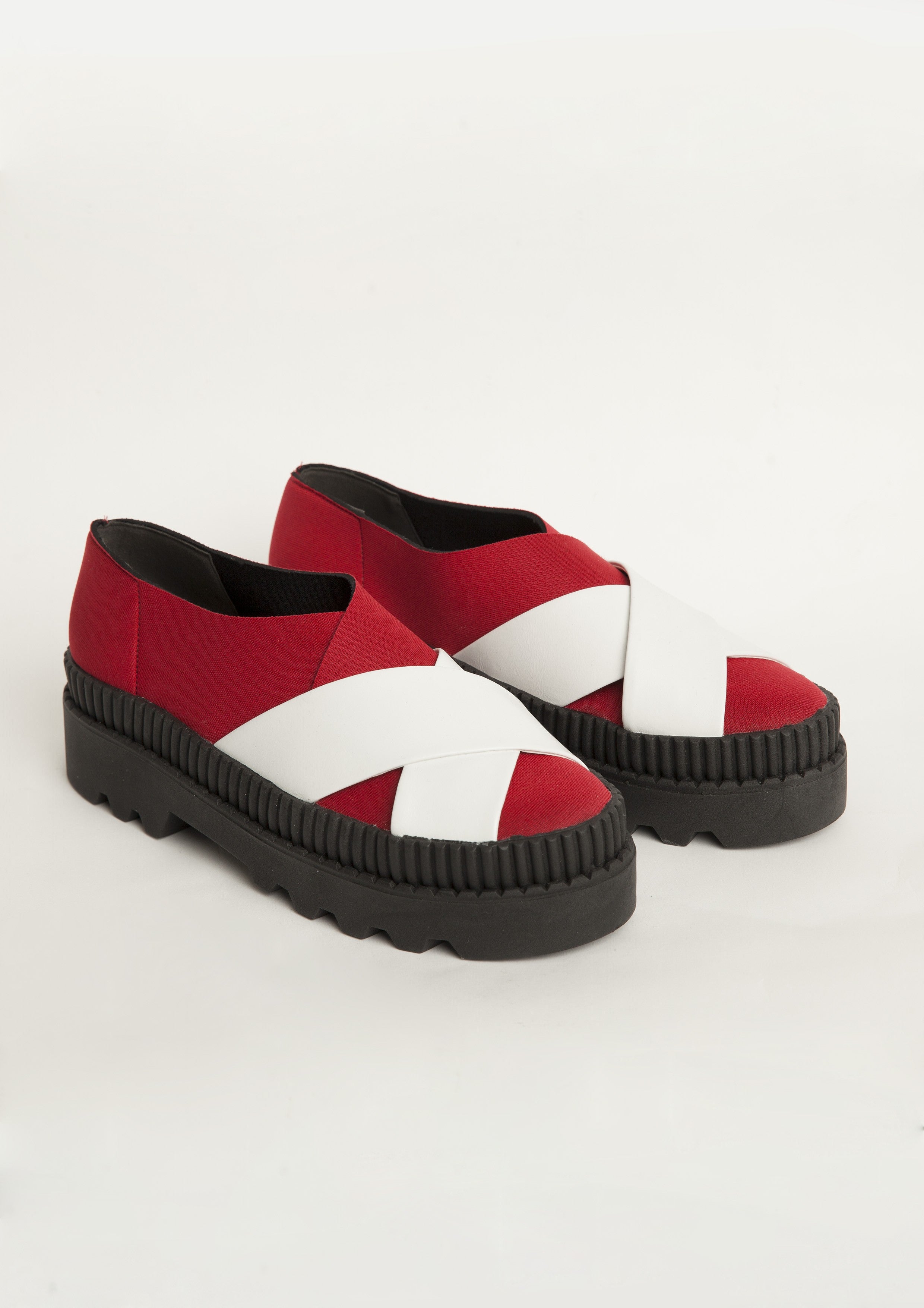 SAPATO DE NEOPRENE FAIXA CRUZADA
