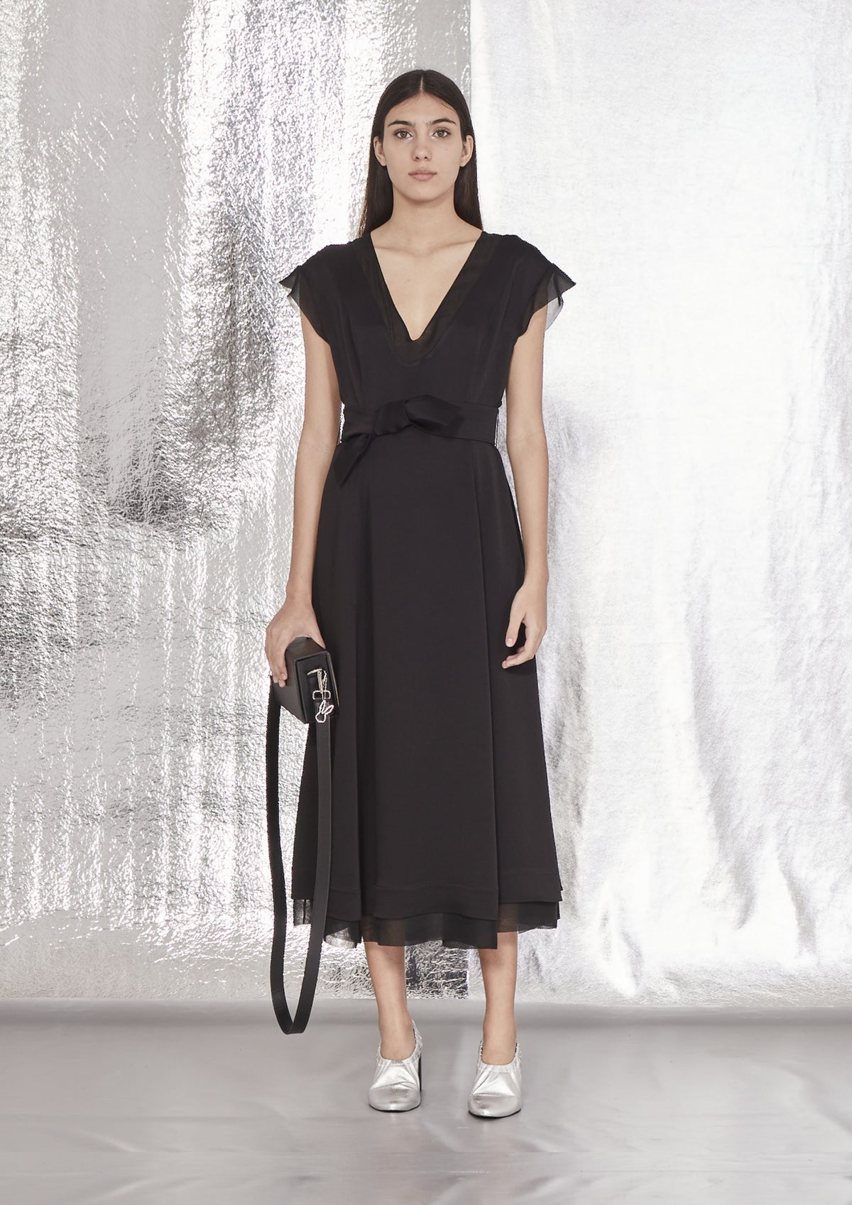 VESTIDO MIDI OMBREIRA CHIFFON E CREPE