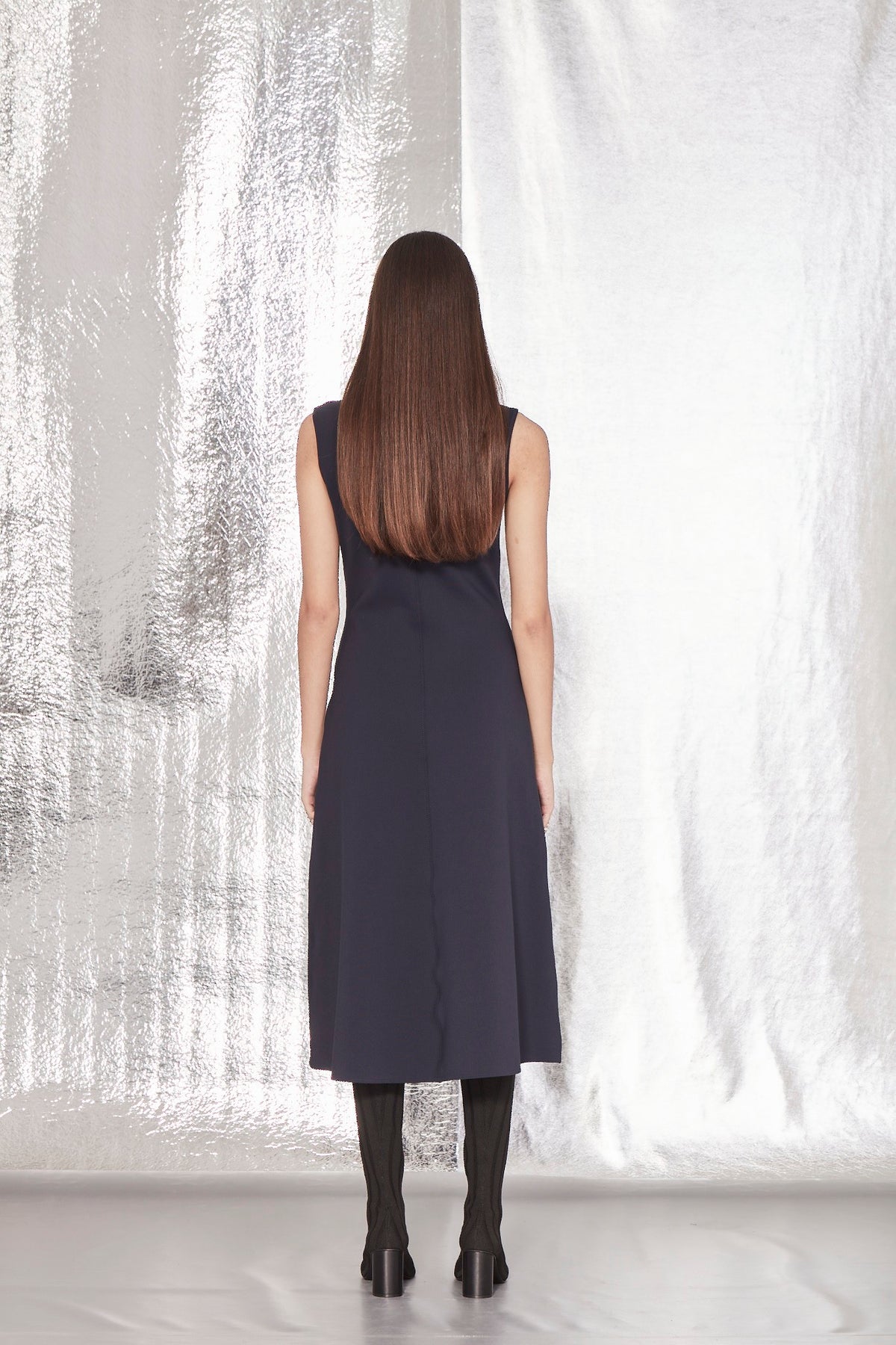 VESTIDO MIDI SEM MANGA