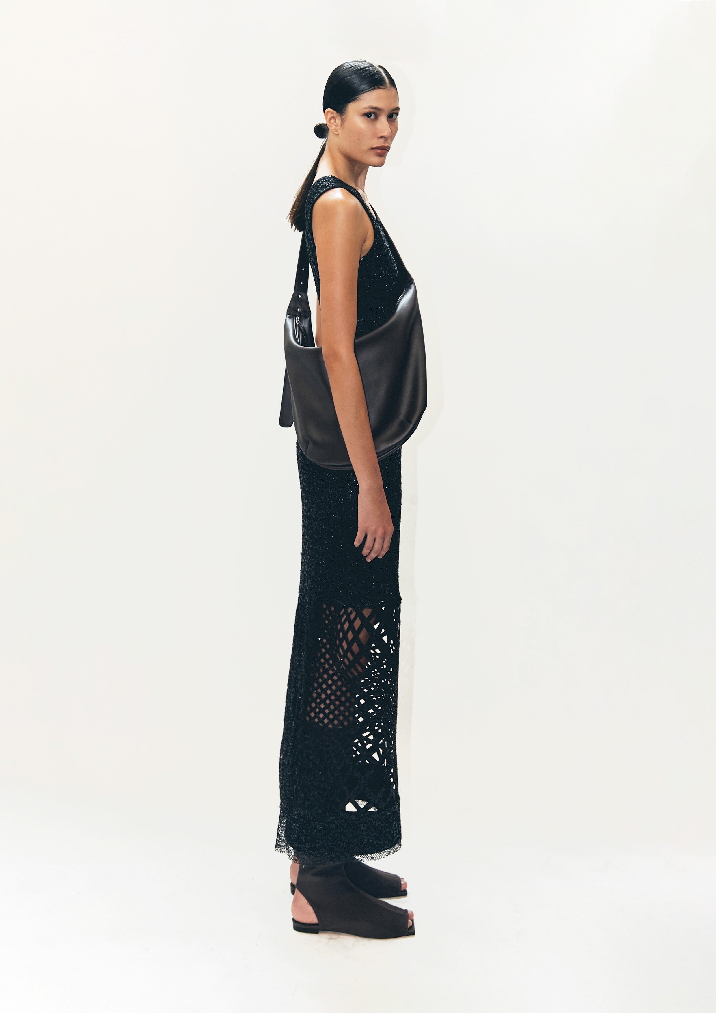 VESTIDO CURTO COM FENDA