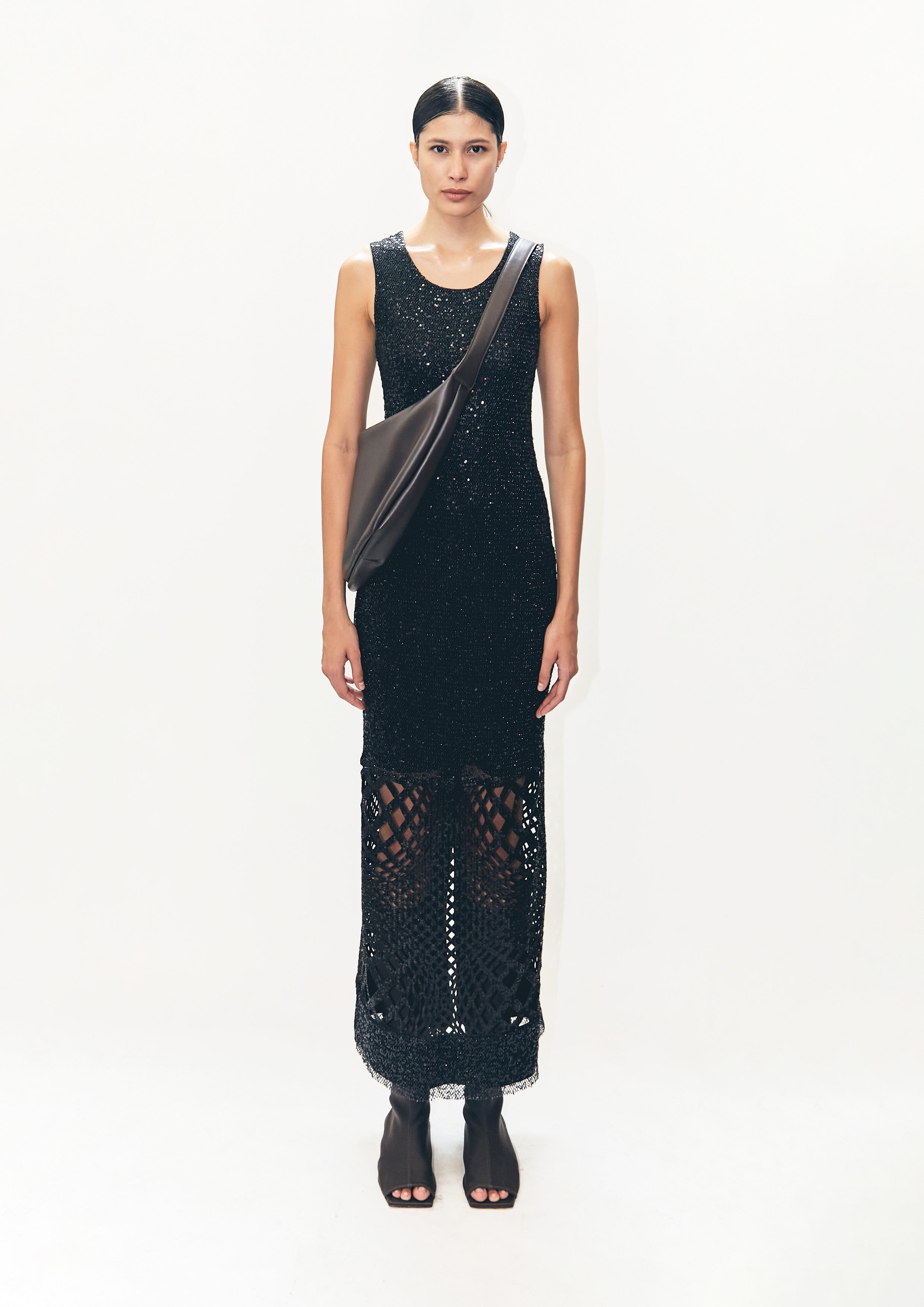 VESTIDO CURTO COM FENDA
