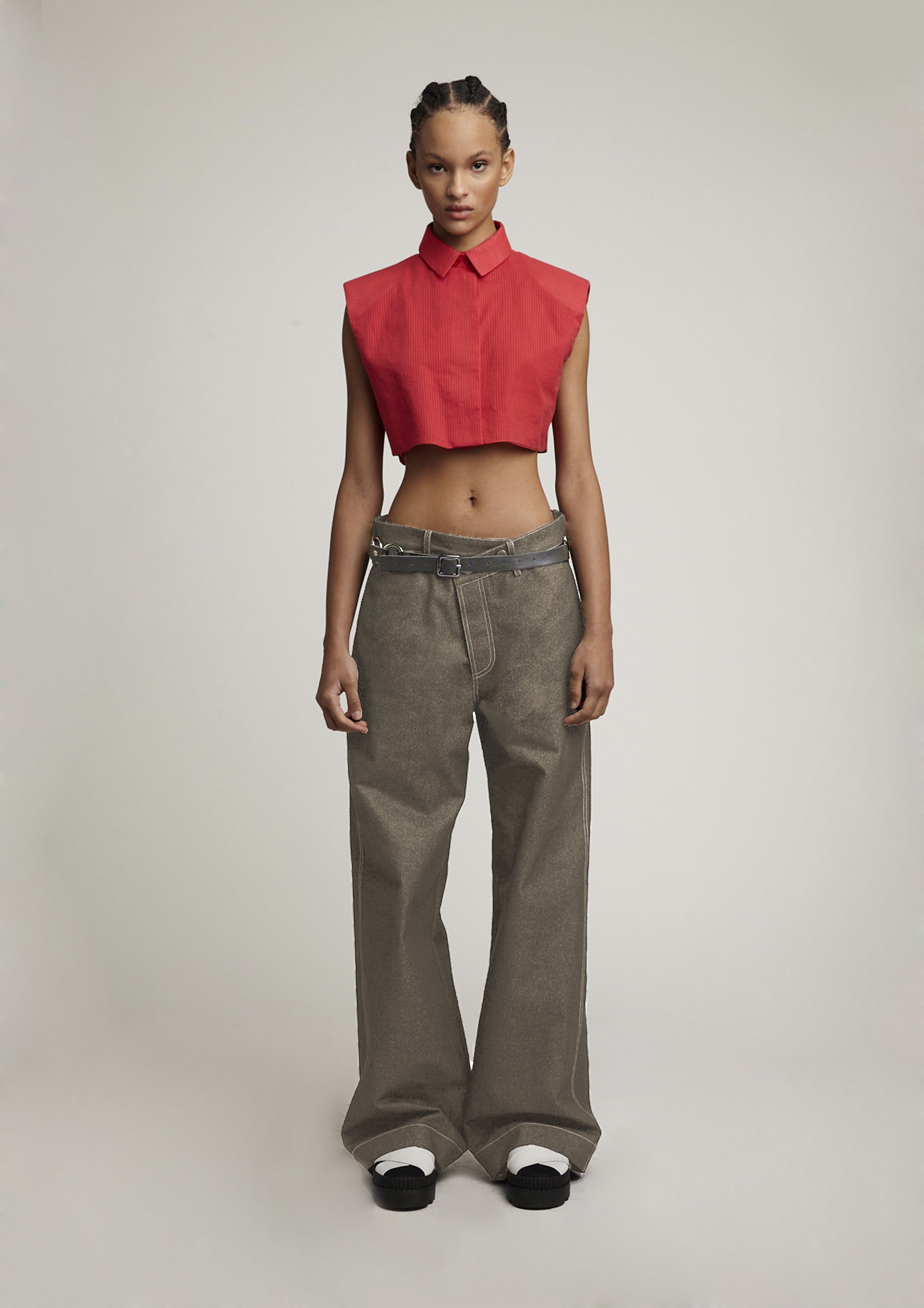 CALÇA COM CÓS ASSIMÉTRICO DE ALGODÃO