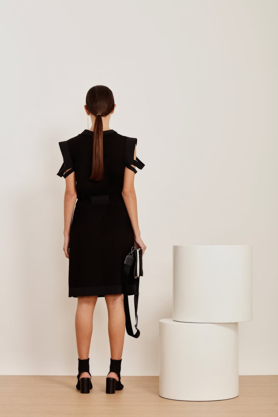 VESTIDO OMBREIRA COM TIRAS TK