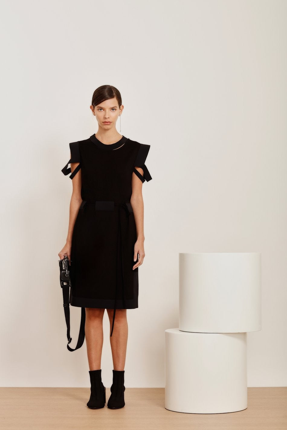 VESTIDO OMBREIRA COM TIRAS TK