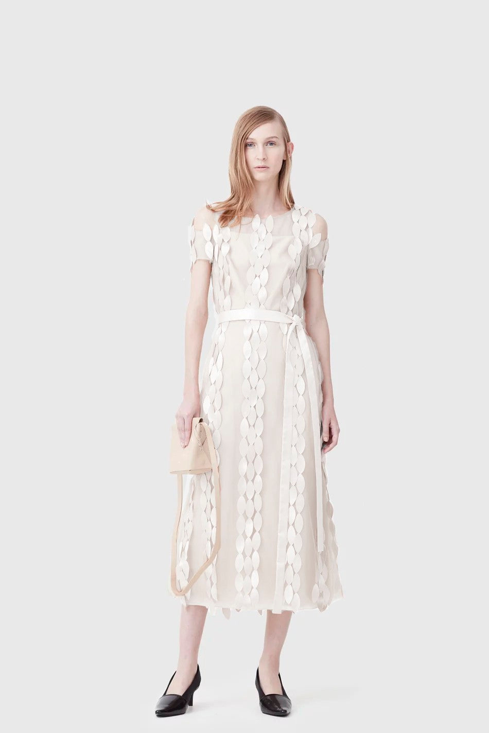 VESTIDO MIDI APLICAÇÃO FOLHA