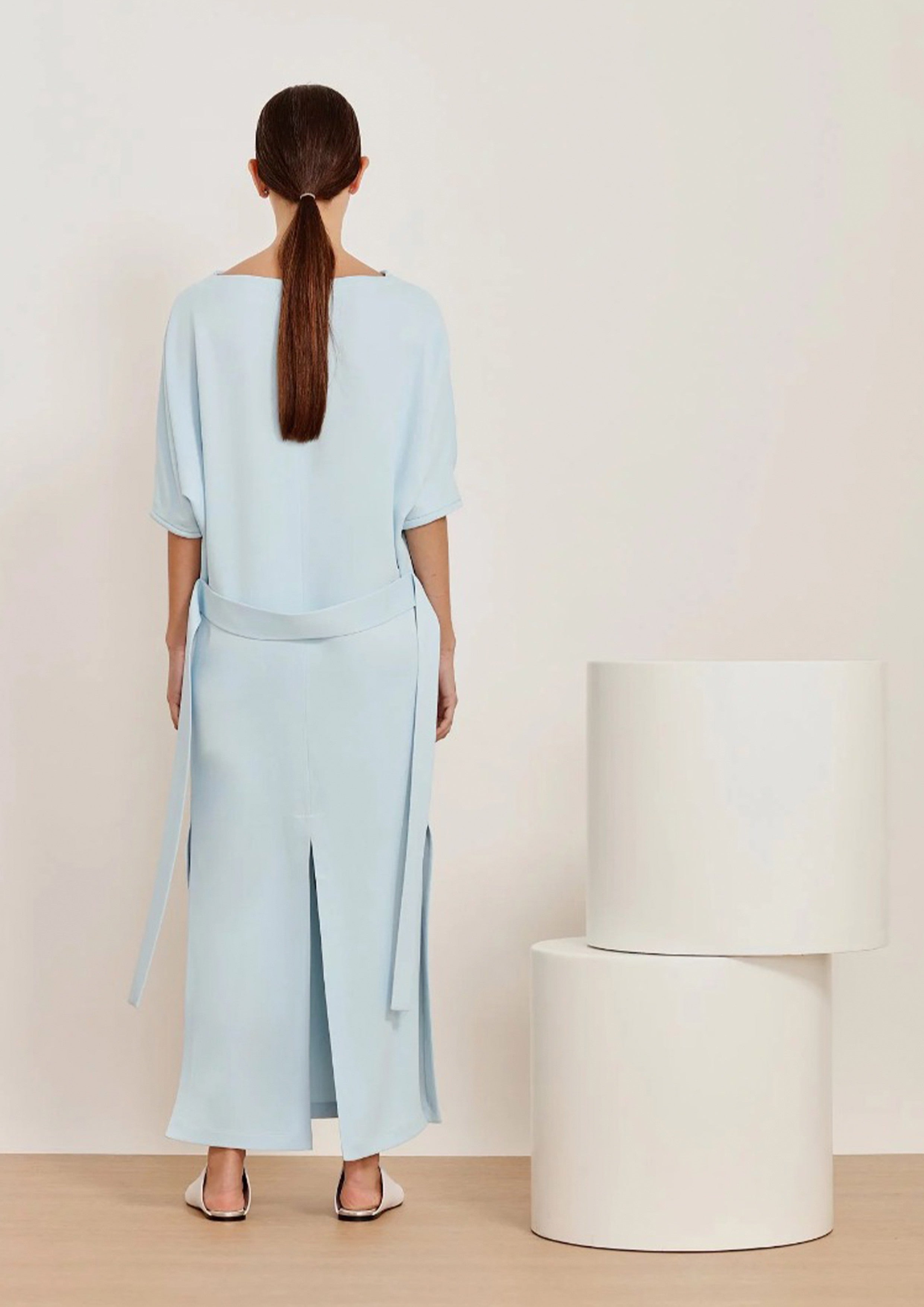 VESTIDO LONGO MANGA MORCEGO DE CREPE