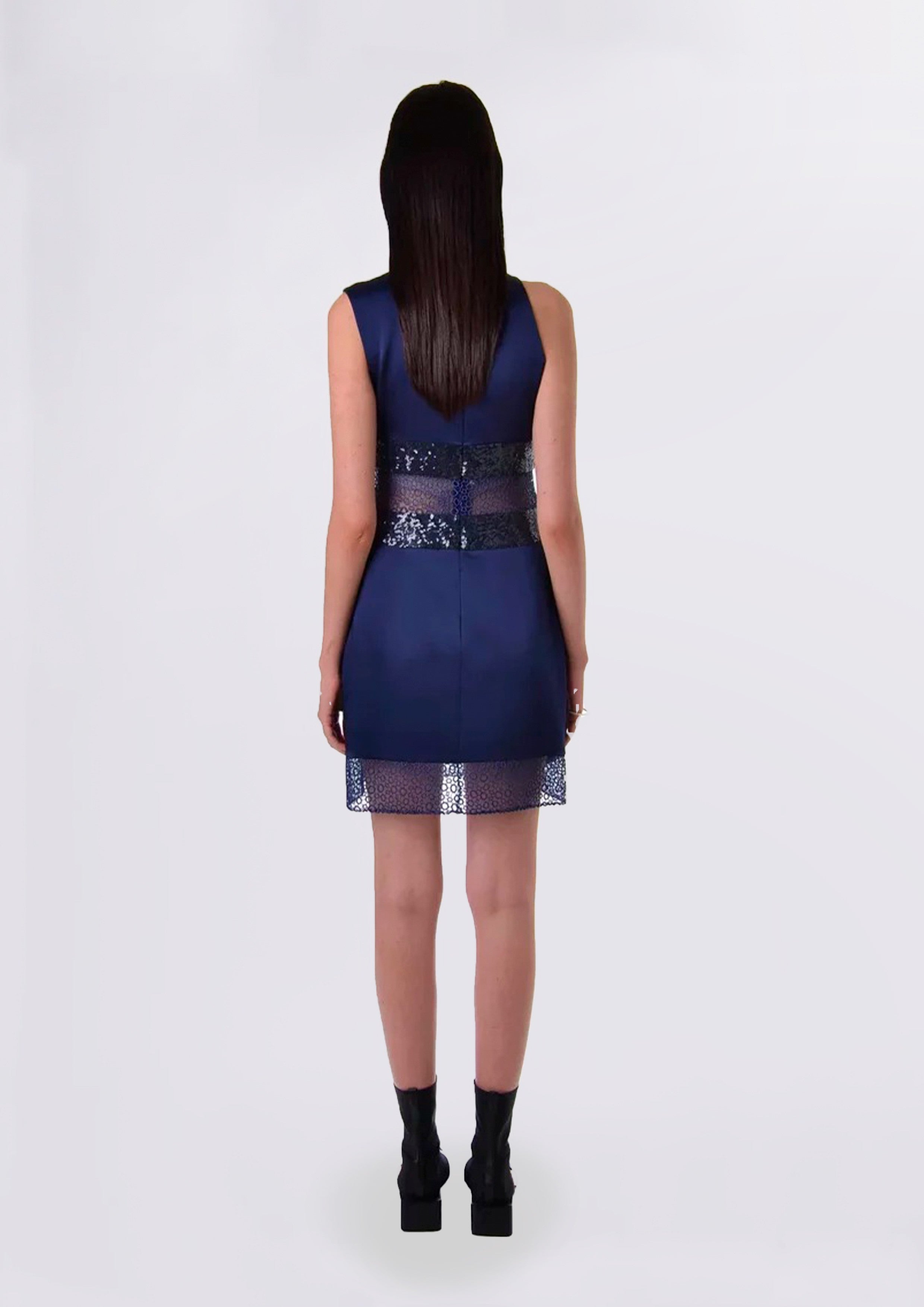 VESTIDO DE FESTA COM VAZADOS DE GUIPIR